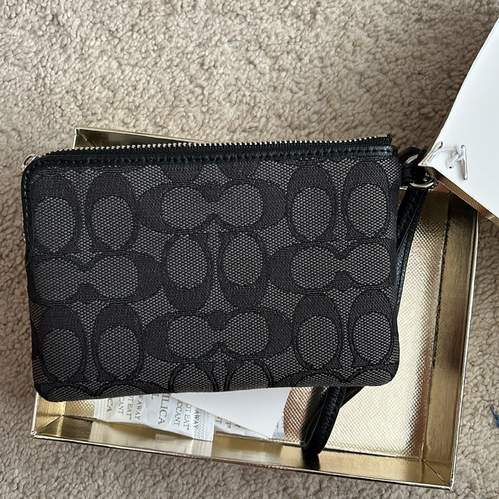 Coach Wristlet - Picture 4 of 5